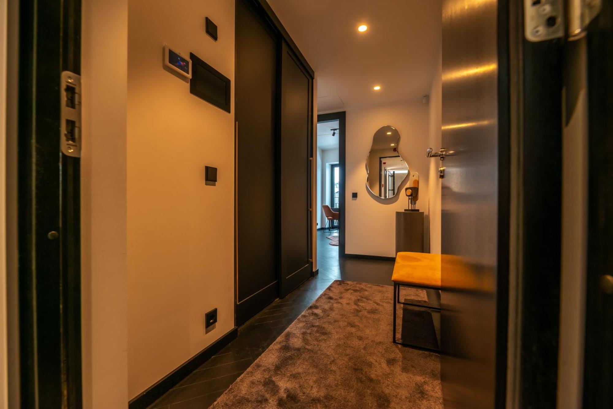 Luxury Seaside Penthouse With A View Of The Old Town Huoneisto